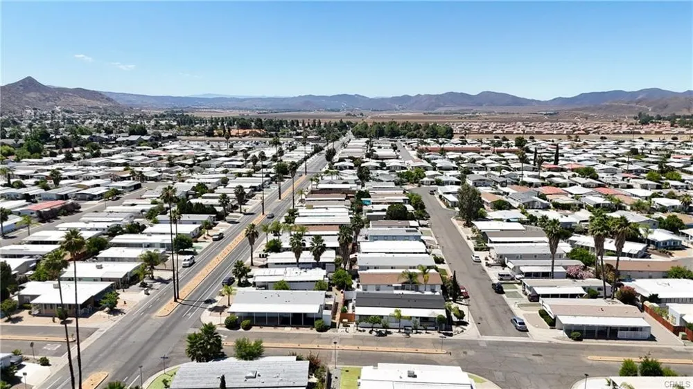 900 Santa Clara Hemet, CA 92543