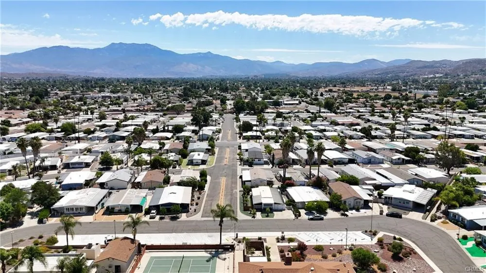 900 Santa Clara Hemet, CA 92543