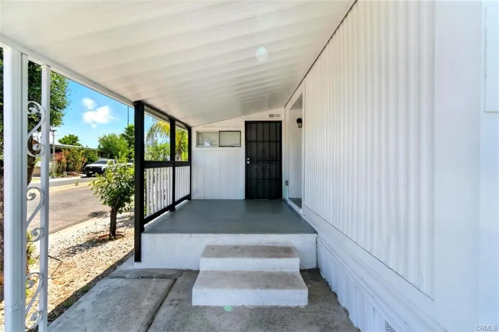 900 Santa Clara Hemet, CA 92543