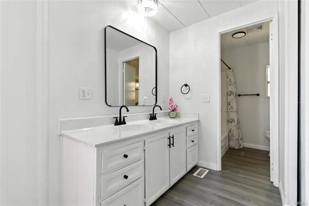 900 Santa Clara Hemet, CA 92543