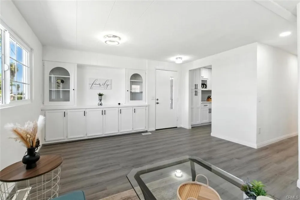 900 Santa Clara Hemet, CA 92543