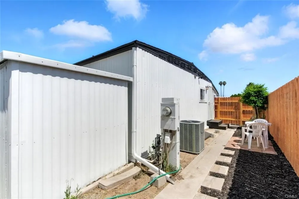 900 Santa Clara Hemet, CA 92543