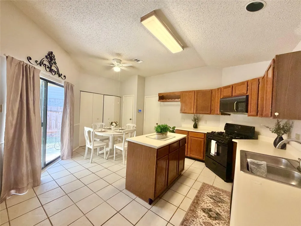 4615 Leicester Way Missouri City, TX 77459