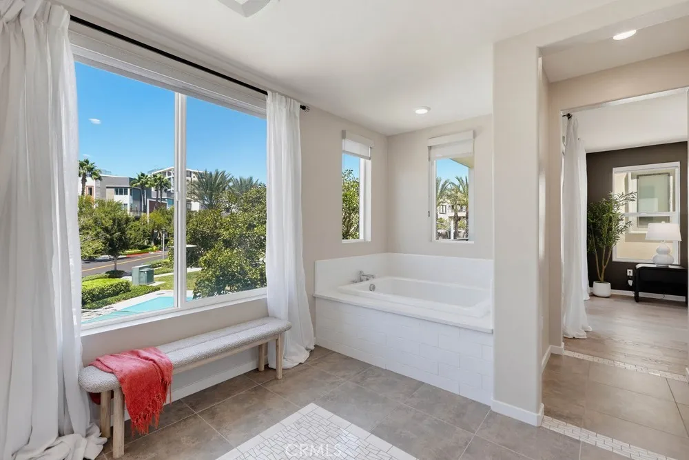 141 Tribeca Irvine, CA 92612
