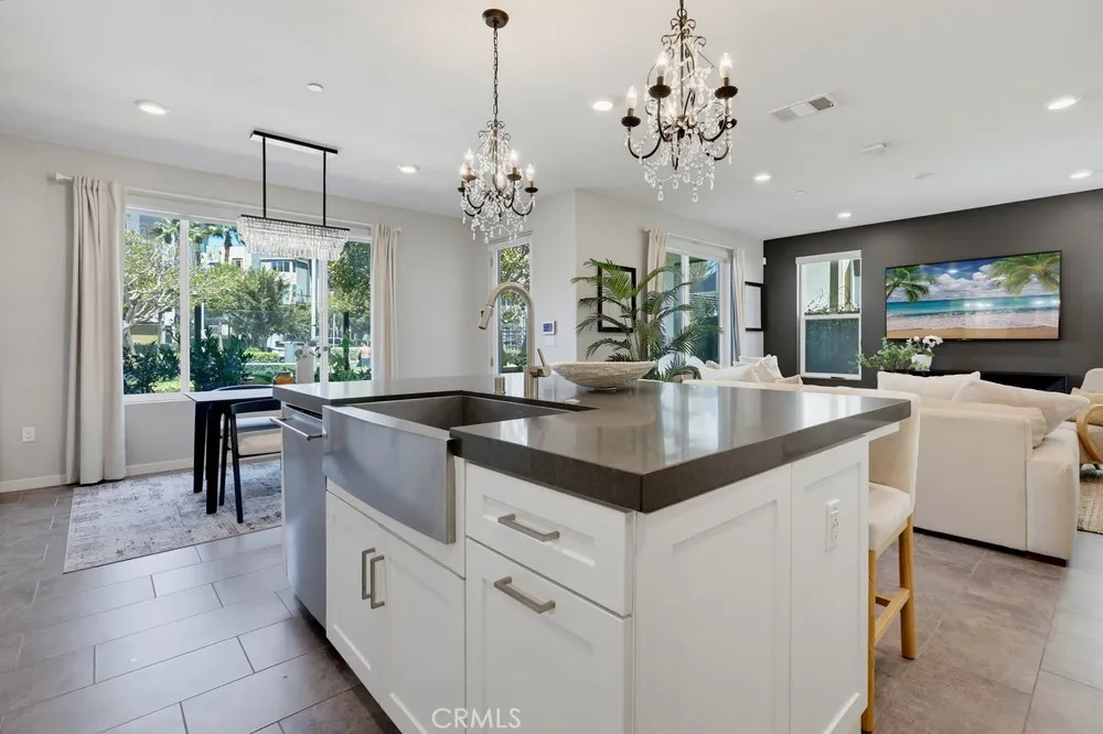 141 Tribeca Irvine, CA 92612