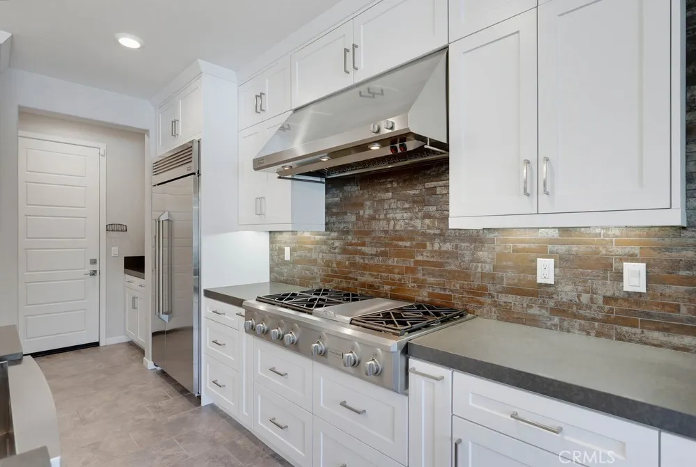 141 Tribeca Irvine, CA 92612