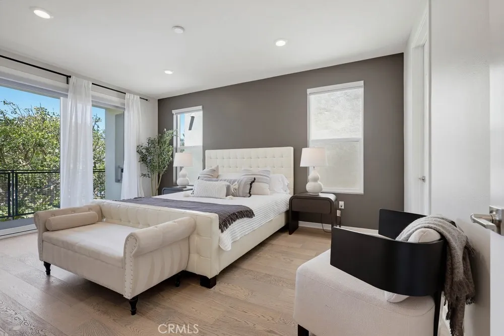 141 Tribeca Irvine, CA 92612