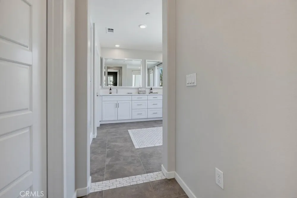 141 Tribeca Irvine, CA 92612