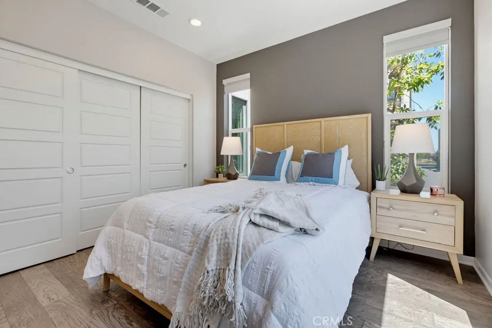 141 Tribeca Irvine, CA 92612