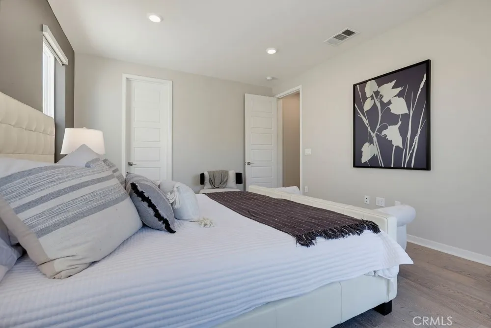 141 Tribeca Irvine, CA 92612