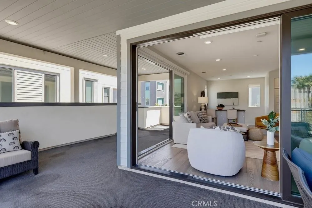 141 Tribeca Irvine, CA 92612