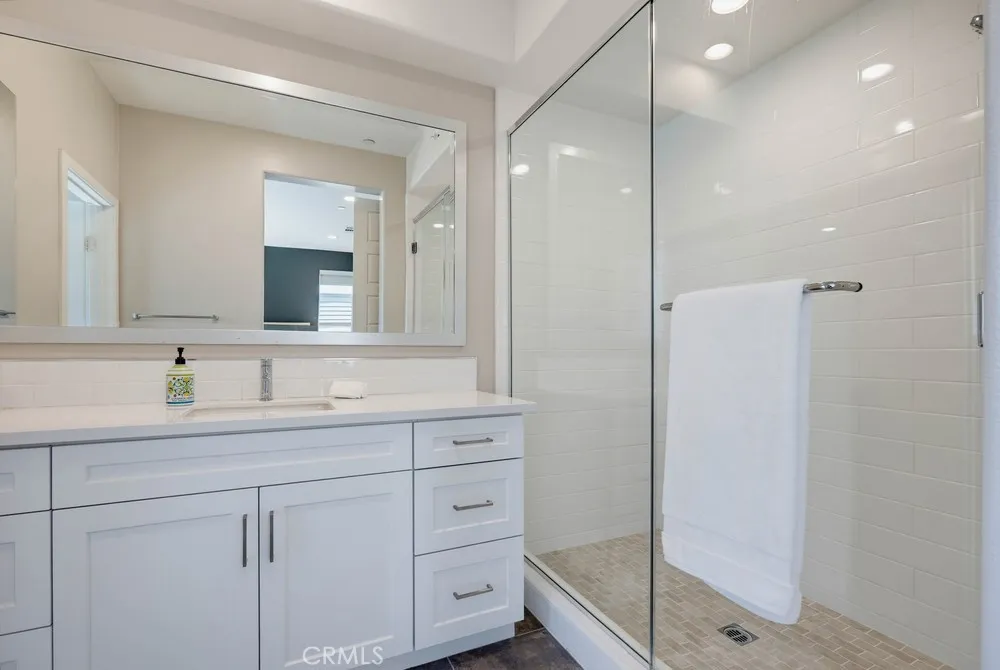 141 Tribeca Irvine, CA 92612