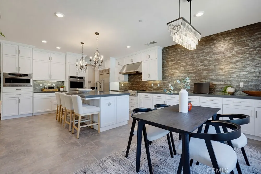 141 Tribeca Irvine, CA 92612