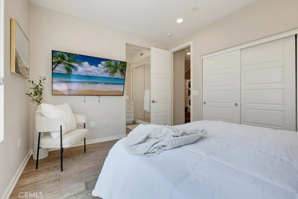 141 Tribeca Irvine, CA 92612