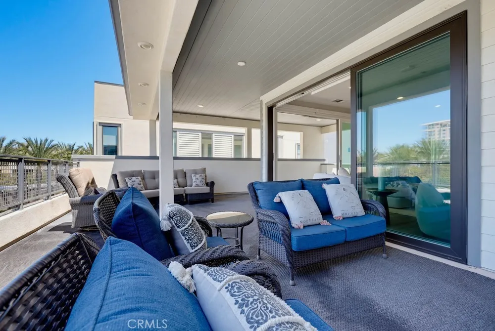 141 Tribeca Irvine, CA 92612