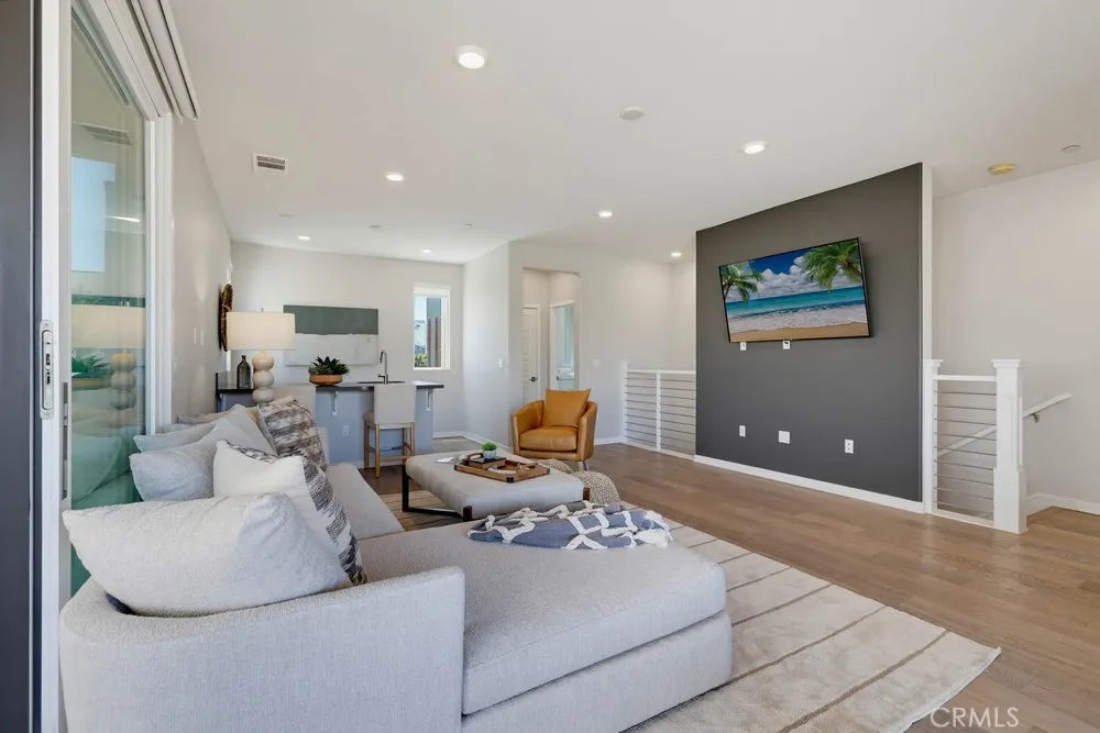 141 Tribeca Irvine, CA 92612