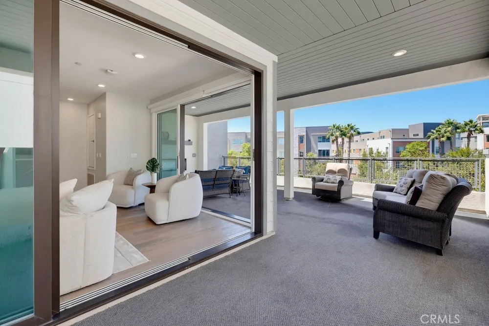 141 Tribeca Irvine, CA 92612