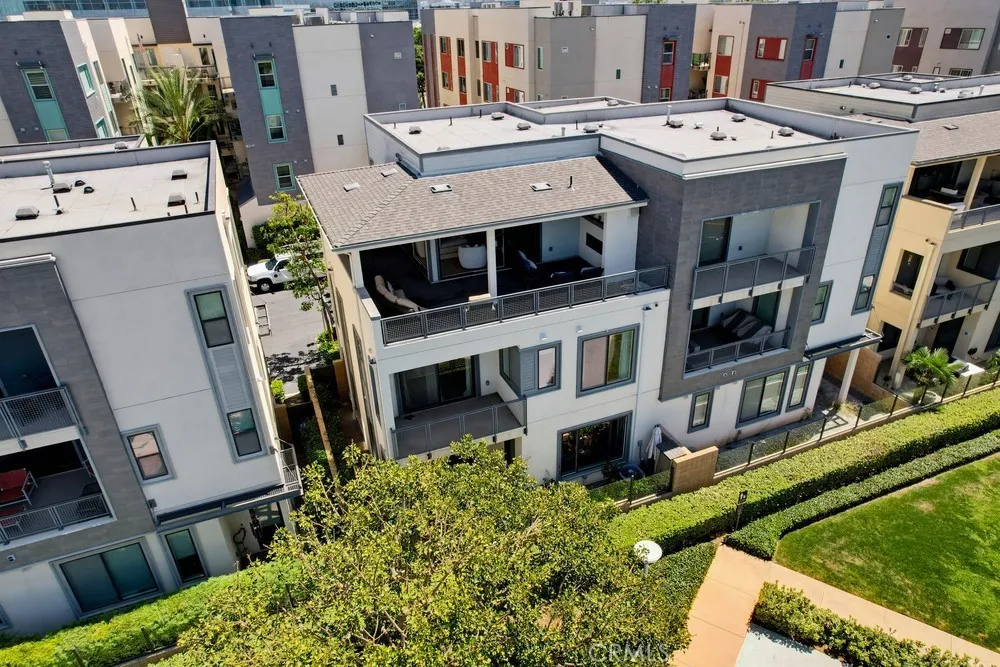 141 Tribeca Irvine, CA 92612
