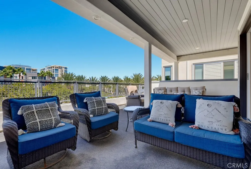 141 Tribeca Irvine, CA 92612