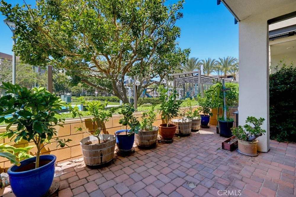 141 Tribeca Irvine, CA 92612