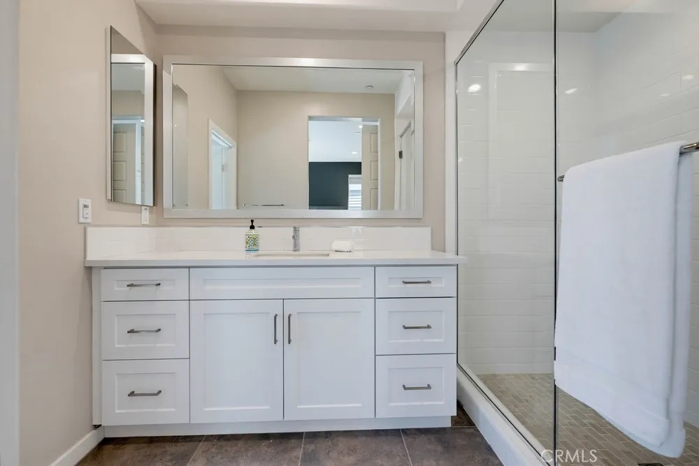 141 Tribeca Irvine, CA 92612