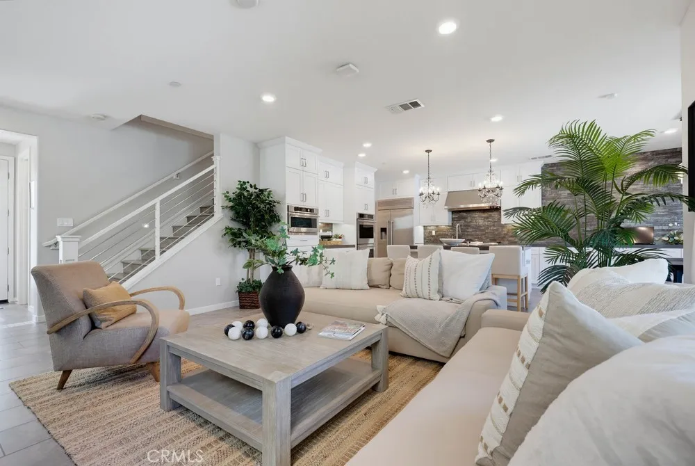 141 Tribeca Irvine, CA 92612