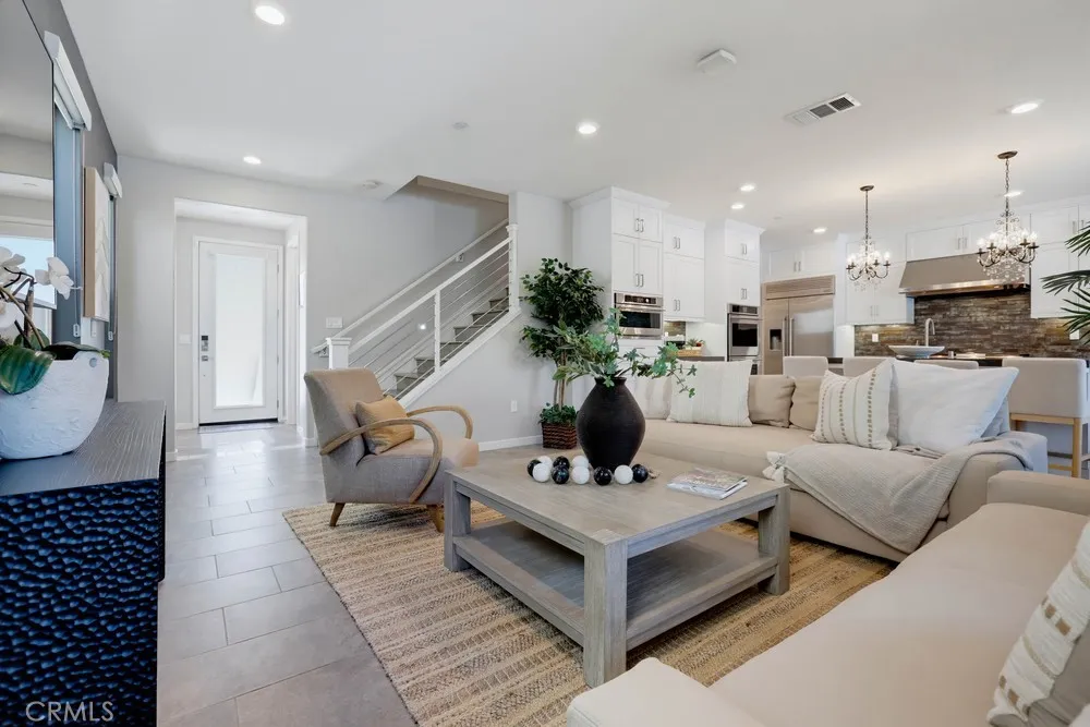 141 Tribeca Irvine, CA 92612