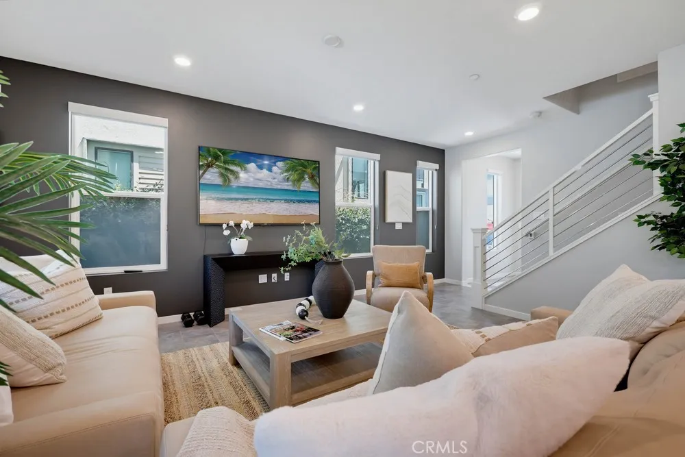 141 Tribeca Irvine, CA 92612