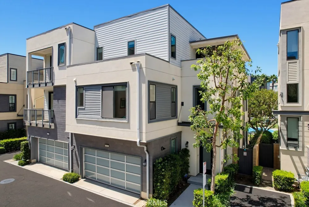 141 Tribeca Irvine, CA 92612