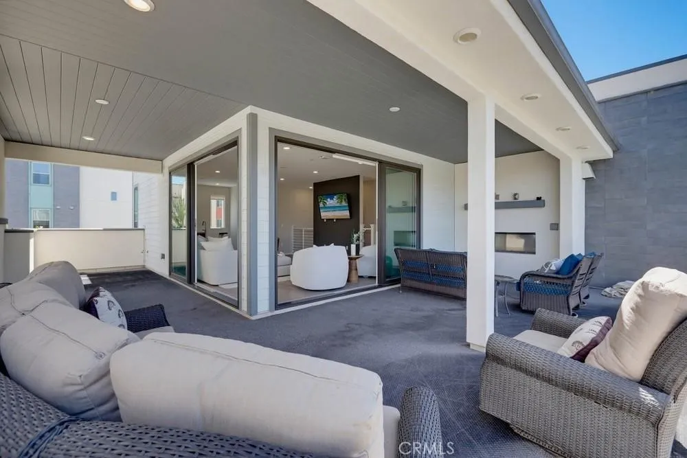 141 Tribeca Irvine, CA 92612