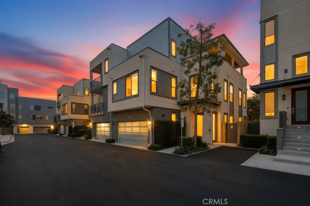141 Tribeca Irvine, CA 92612