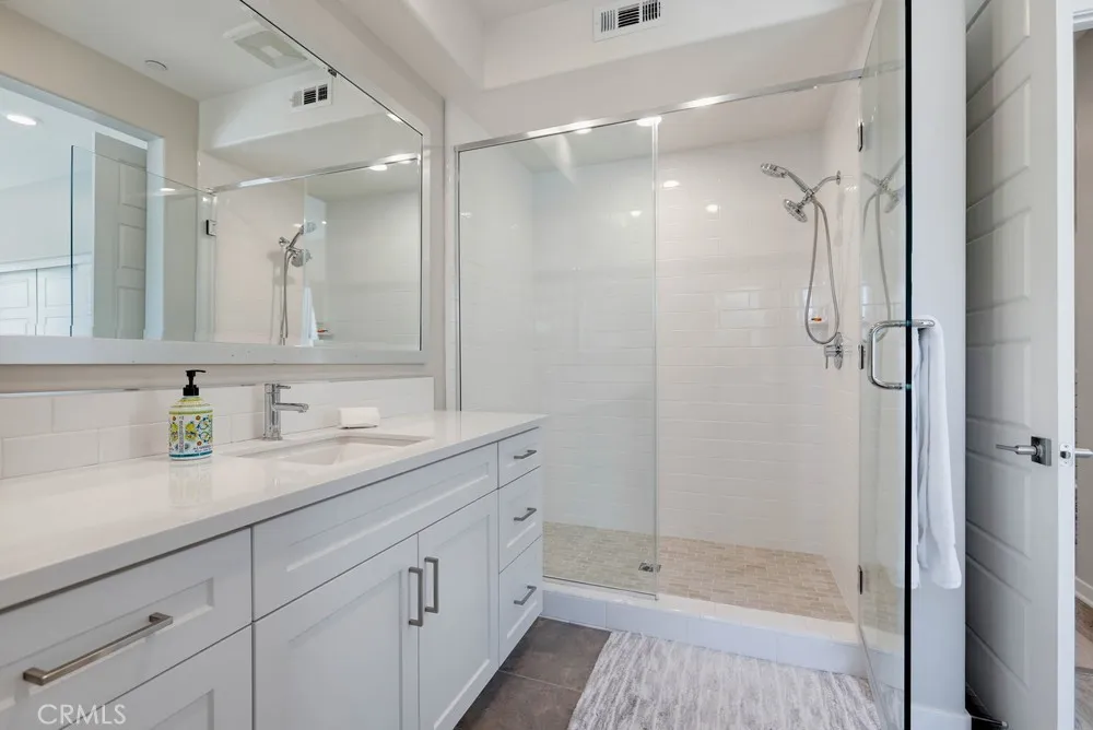 141 Tribeca Irvine, CA 92612