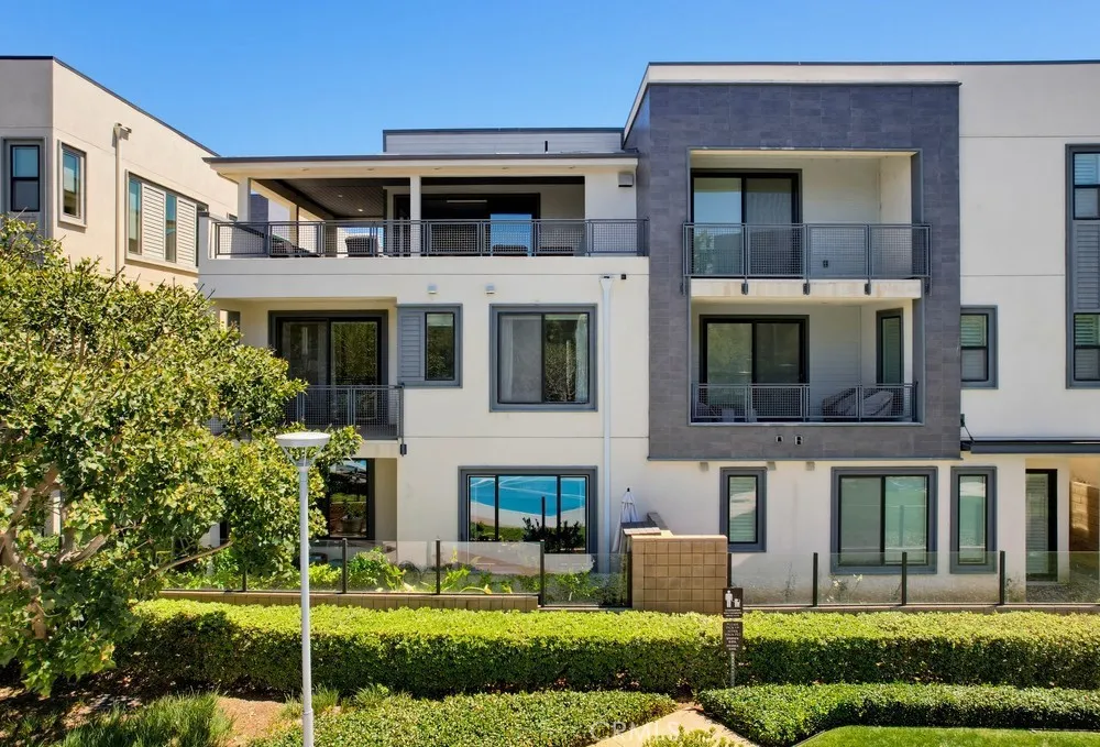 141 Tribeca Irvine, CA 92612
