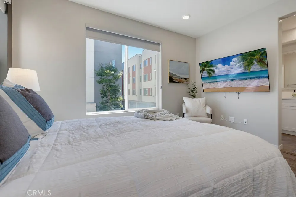 141 Tribeca Irvine, CA 92612