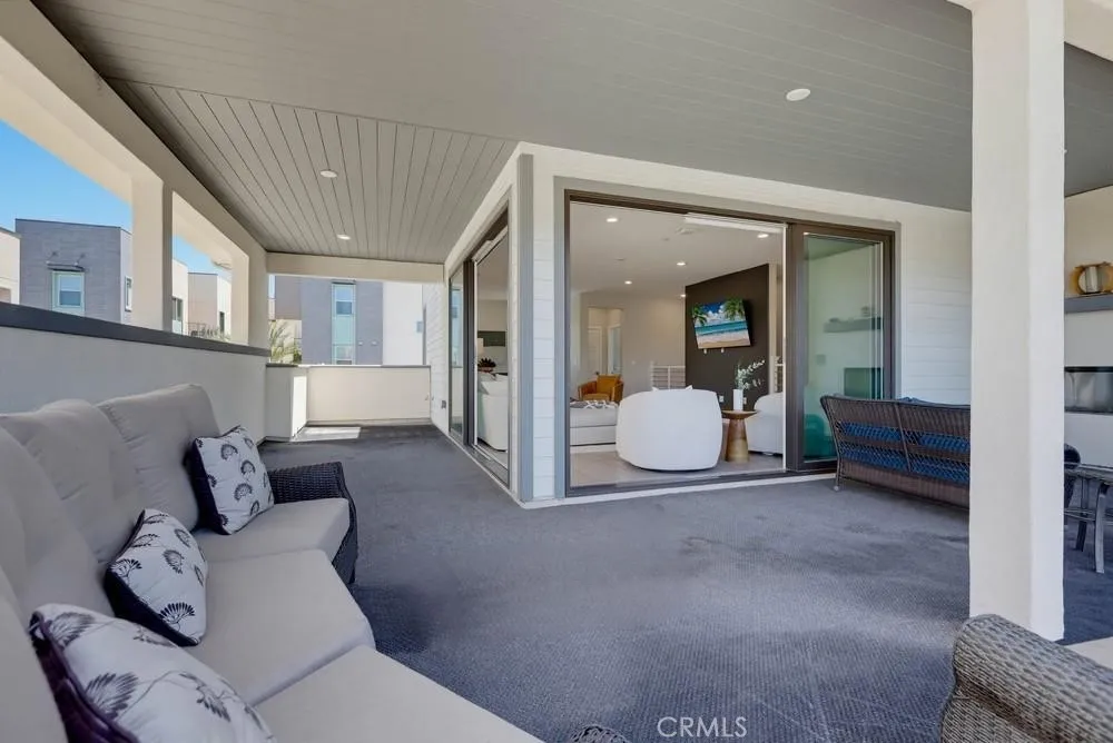 141 Tribeca Irvine, CA 92612