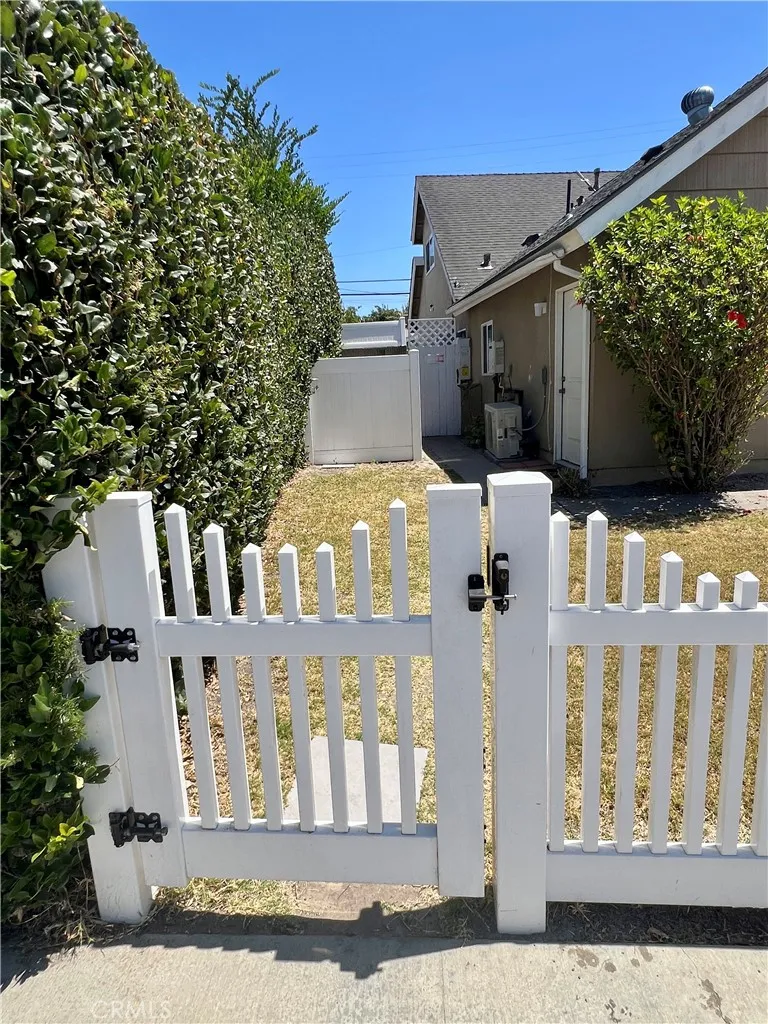 5282 Trinette Garden Grove, CA 92845