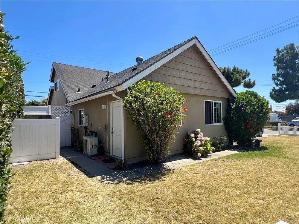 5282 Trinette Garden Grove, CA 92845