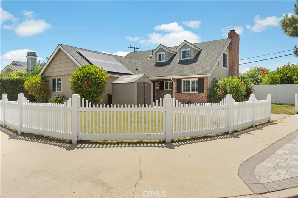 5282 Trinette Garden Grove, CA 92845