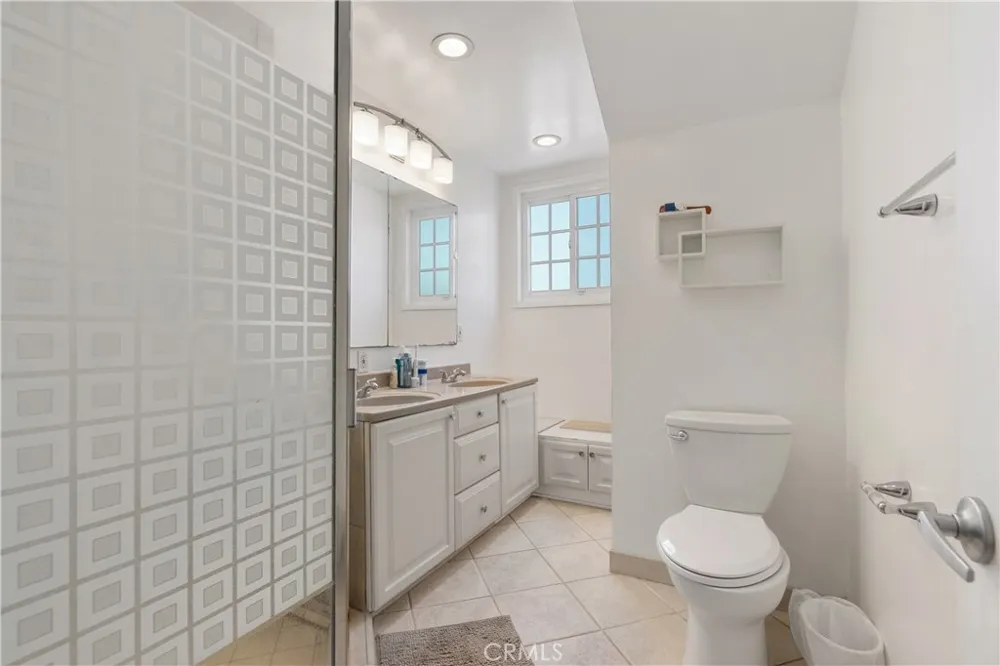 5282 Trinette Garden Grove, CA 92845