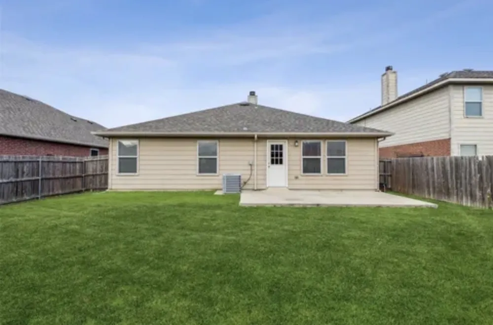 1500 Mockingbird Drive Aubrey, TX 76227