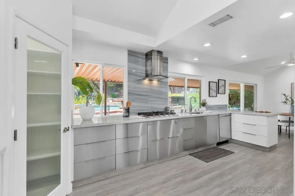 14520 Hillndale Way Poway, CA 92064