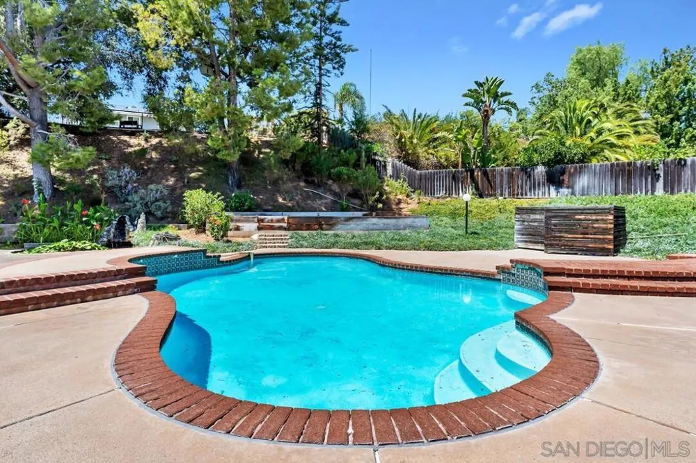 14520 Hillndale Way Poway, CA 92064