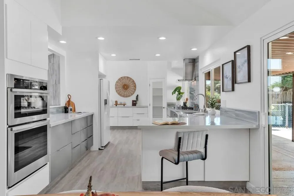 14520 Hillndale Way Poway, CA 92064