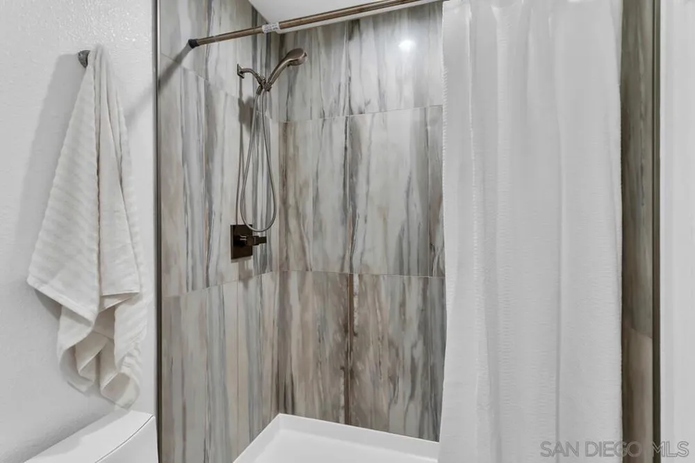 14520 Hillndale Way Poway, CA 92064