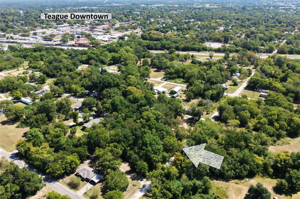 325 Jackson Street Teague, TX 75860