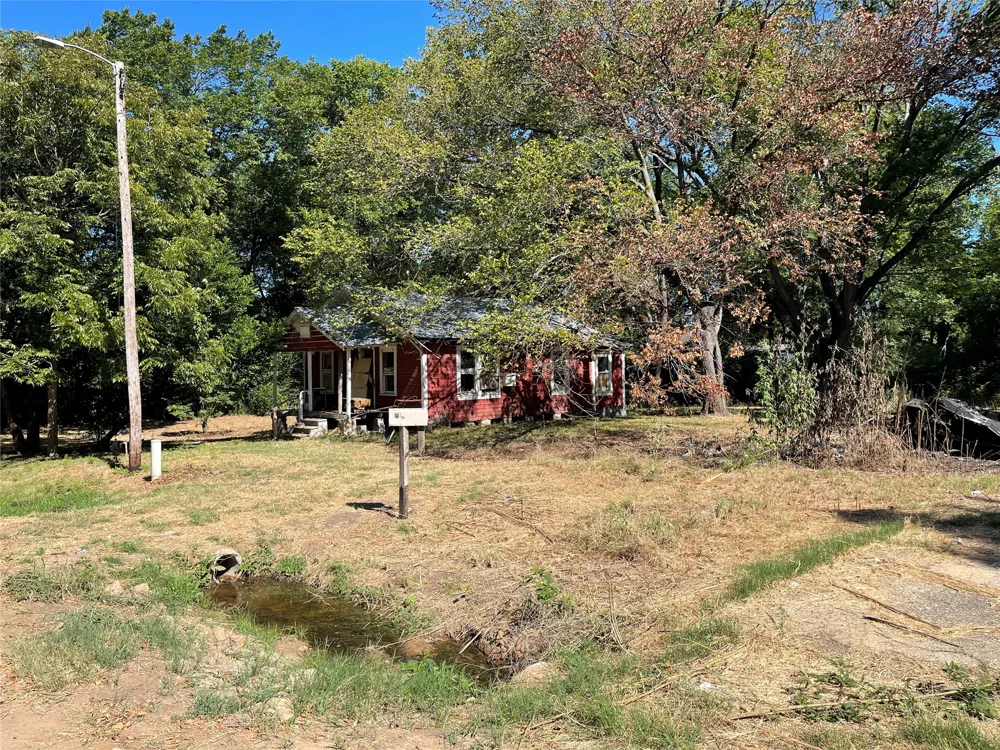 325 Jackson Street Teague, TX 75860