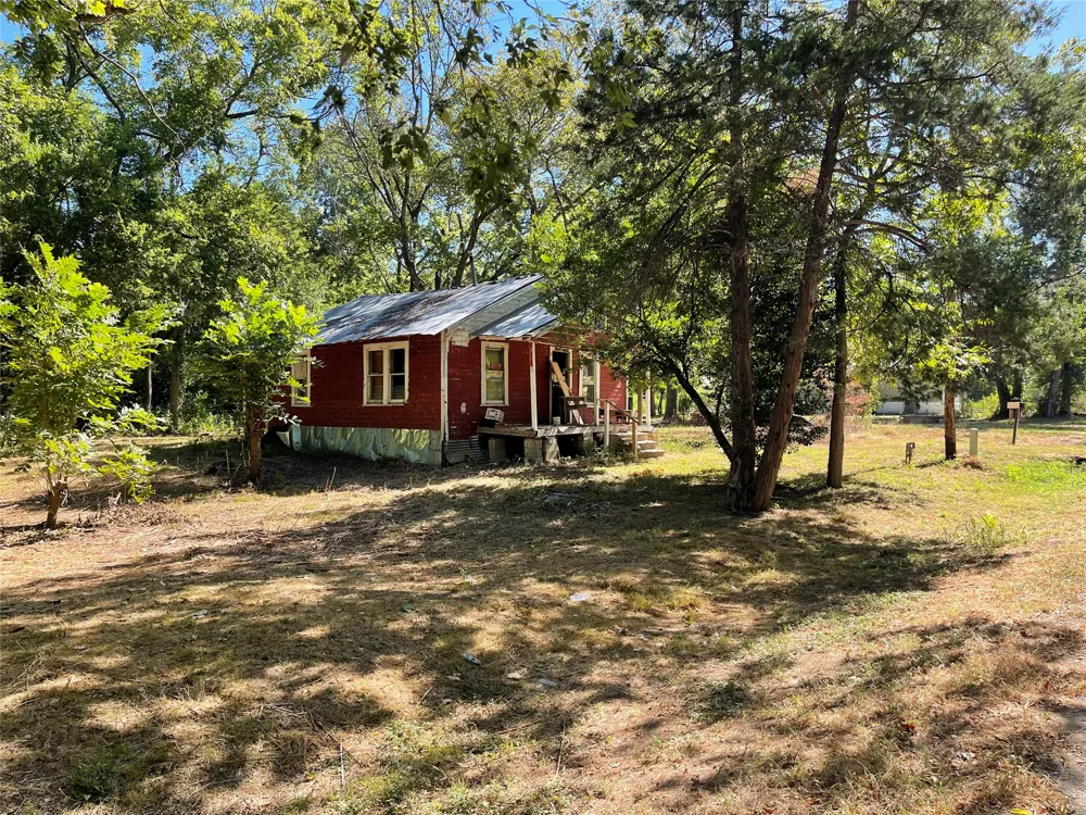 325 Jackson Street Teague, TX 75860