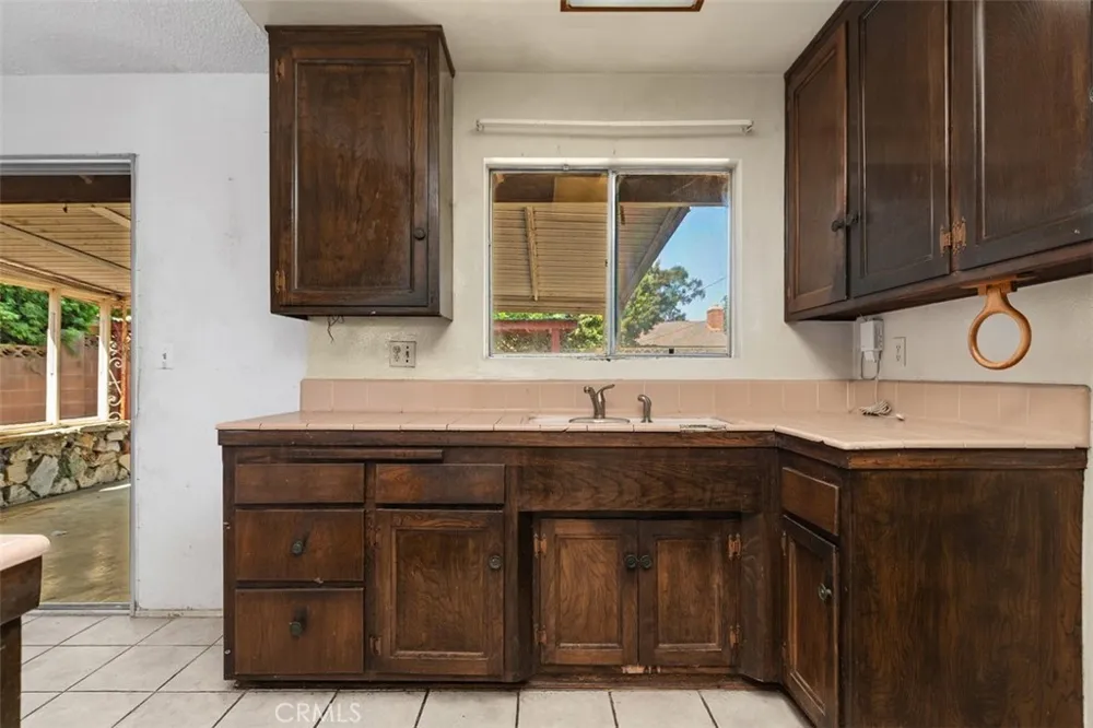 12171 Manley Garden Grove, CA 92845