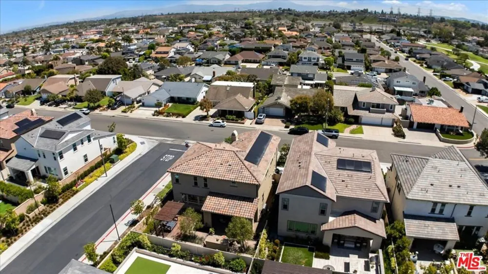 21181 Strathmoor Lane Huntington Beach, CA 92646