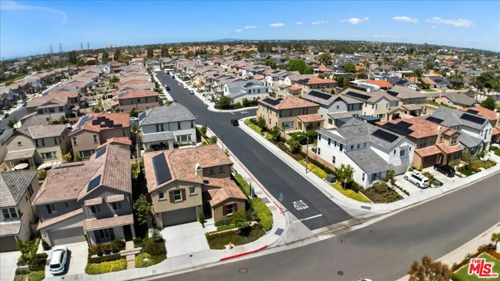 21181 Strathmoor Lane Huntington Beach, CA 92646
